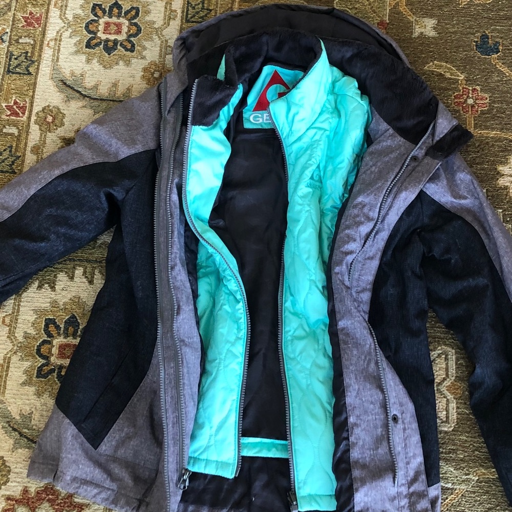 Snow coat with inner layer